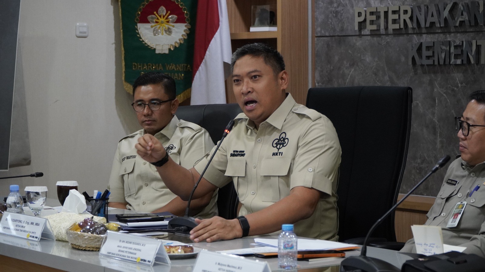 Wamentan Sudaryono: Negara Hadir Jaga Harga Ayam dan Telur, Peternak Untung Konsumen Terlindungi